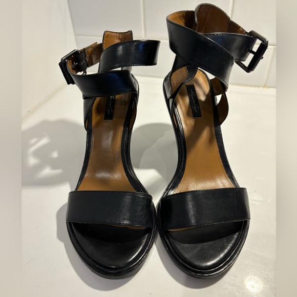 Kenneth Cole Collection Heels - Picture 3 of 11